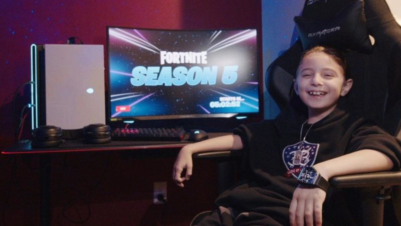 El niño de 8 años se convierte en un jugador profesional de Fortnite con un contrato por valor de $ 33,000