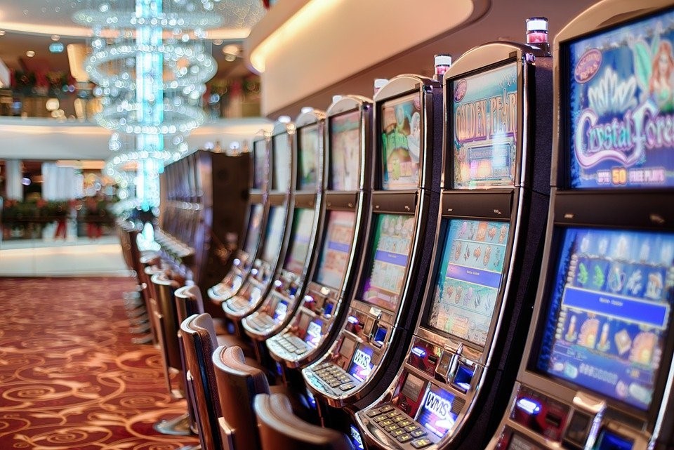 ¿Por qué los aficionados a las apuestas deportivas y los deportes electrónicos juegan en el casino online?