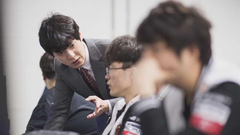 Después de 4 años, el entrenador kkOma regresa a la T1 antes de la LCK 2024