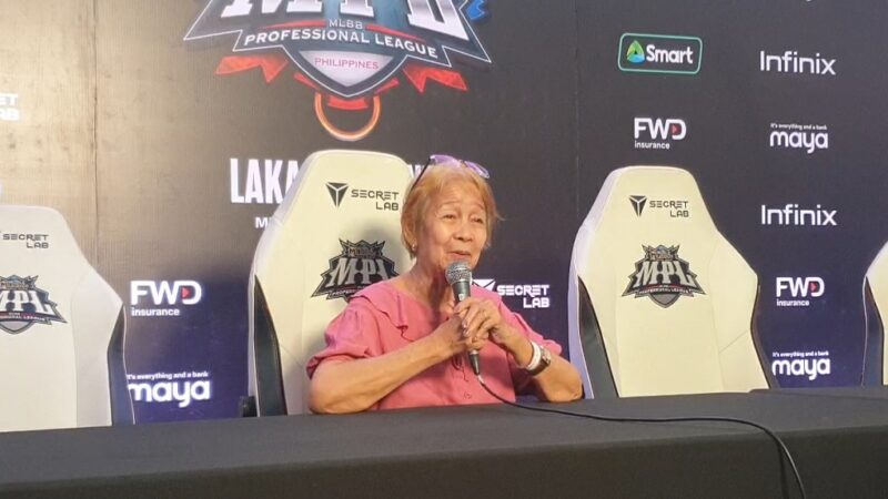 Lola Gaming, streamer de 74 años, es una leyenda de la MLBB