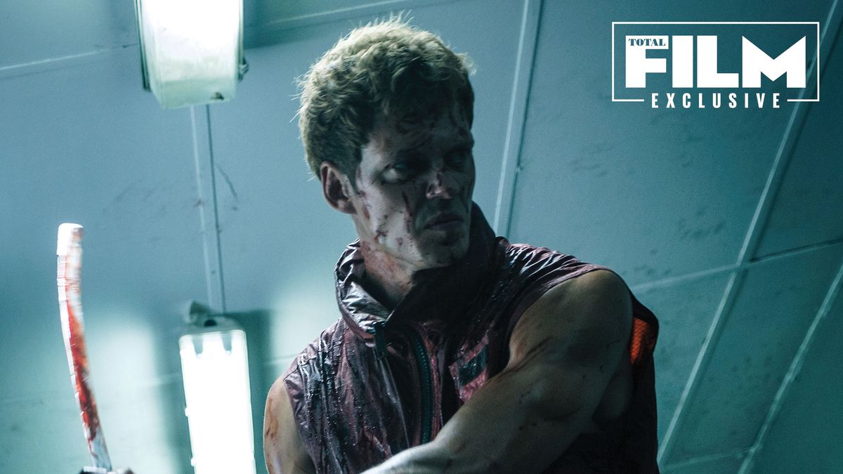 El director de la nueva película de acción de la estrella It, Bill Skarsgård, dice que el anime fue una gran influencia: «Leí mucho manga»