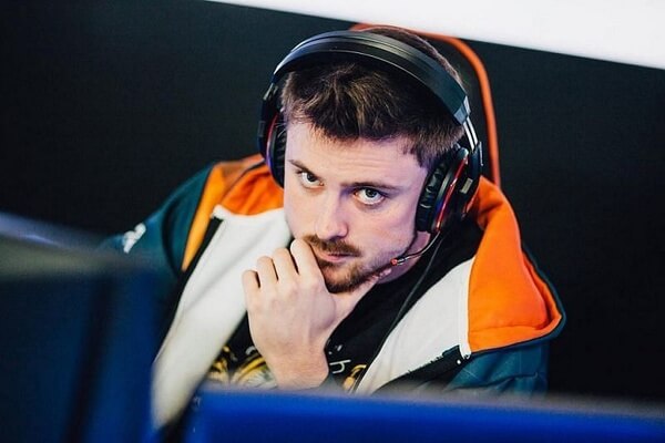 ¿Forsen en el LoL profesional? Un experimento de creadores genera debates en el esports europeo.