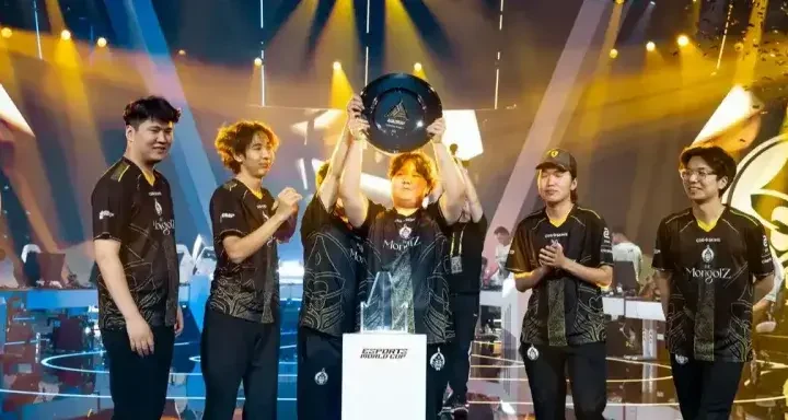 EWC 2026 comienza con gran emoción: Vitality se enfrenta a 100 Thieves, NAVI se mide contra 3DMAX.