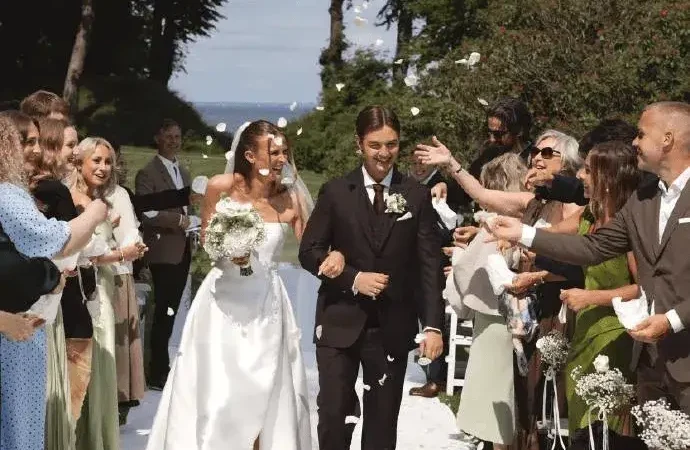 Dev1ce se ha casado: Fotos de la boda durante el receso de verano.